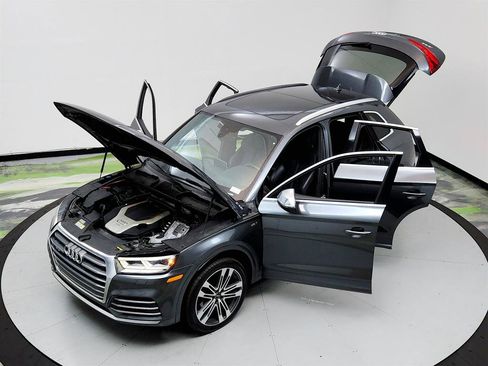 Used 2018 Audi SQ5 Premium Plus w/ Navigation Package image 39