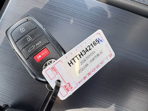 Used 2024 Toyota Sequoia Platinum AWD/4WD image 36