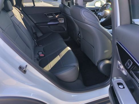Used 2025 Mercedes-Benz GLC 300 image 20