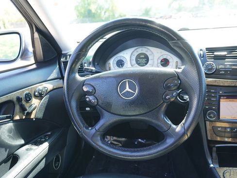Used 2009 Mercedes-Benz E 350 Sedan image 20