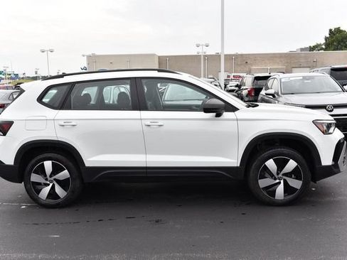 Used 2025 Volkswagen Taos S AWD/4WD image 5