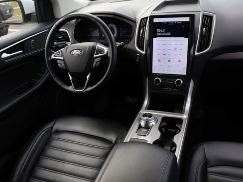 Used 2023 Ford Edge SEL image 16