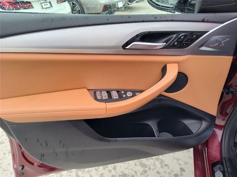 Certified 2025 BMW X4 xDrive30i image 16