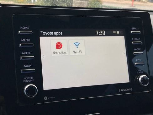 Used 2021 Toyota Camry SE FWD image 25