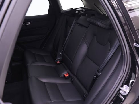 Certified 2025 Volvo XC60 B5 Core AWD/4WD image 13