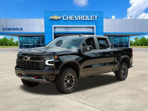 Used 2022 Chevrolet Silverado 1500 ZR2 w/ Technology Package AWD/4WD image 2