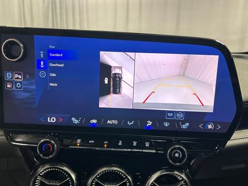 Used 2024 Chevrolet Blazer EV LT AWD/4WD image 18