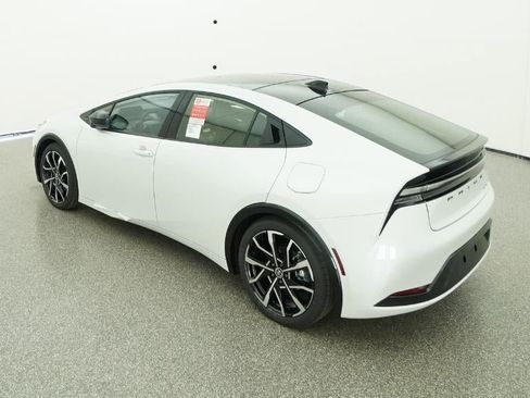 New 2026 Toyota Prius Plug-In Hybrid FWD image 38