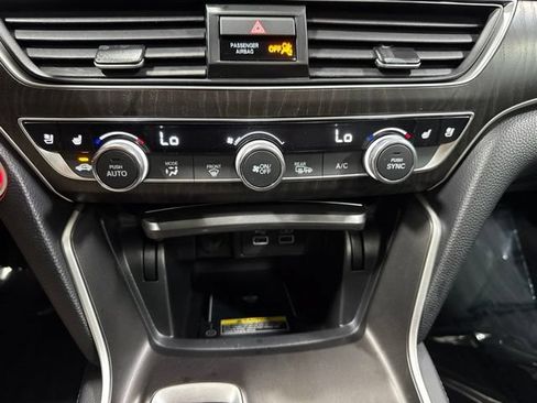 Used 2021 Honda Accord Touring image 22