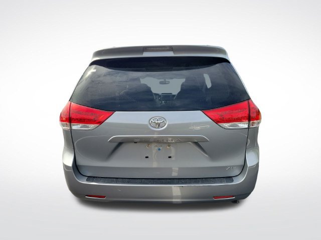Used 2014 Toyota Sienna XLE FWD image 15