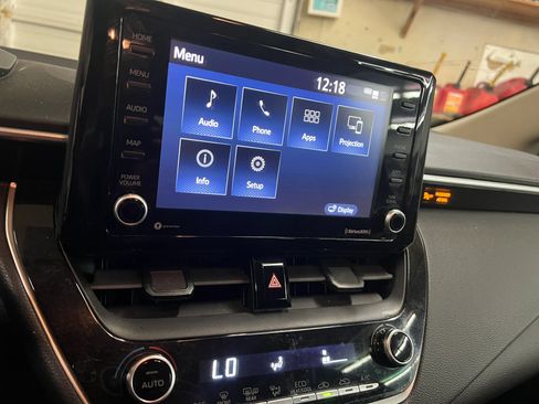 Used 2022 Toyota Corolla LE w/ LE Convenience Package FWD image 20