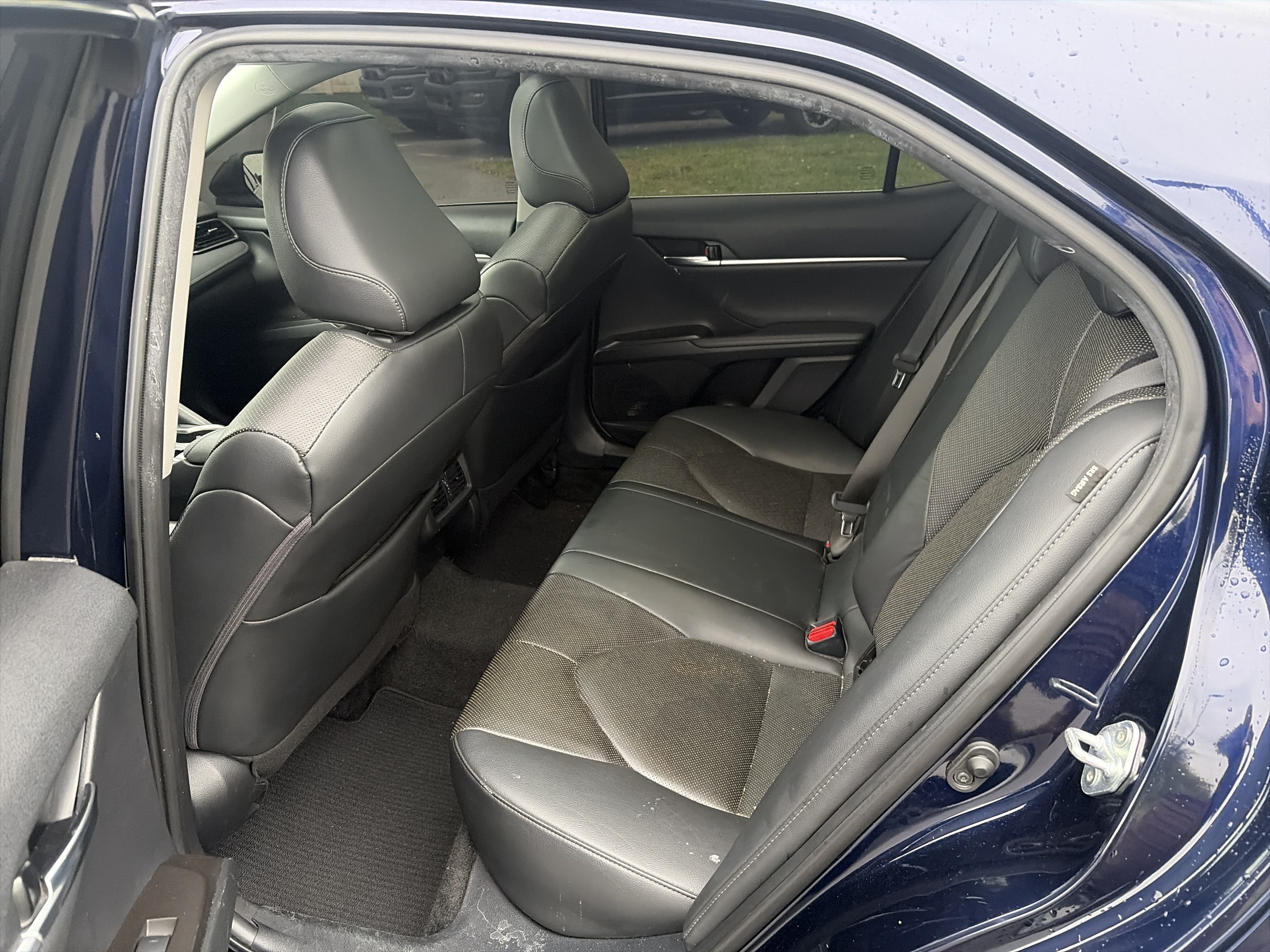 Used 2022 Toyota Camry XLE w/ Navigation Package FWD image 21