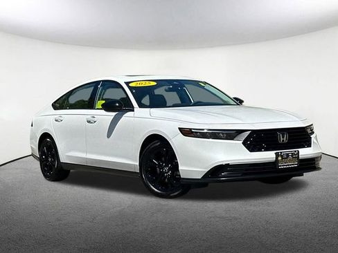 Used 2025 Honda Accord SE image 2