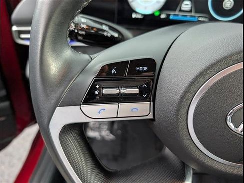 Used 2023 Hyundai Elantra Limited w/ Cargo Package image 7