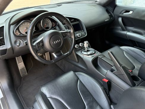 Used 2011 Audi R8 V8 image 10