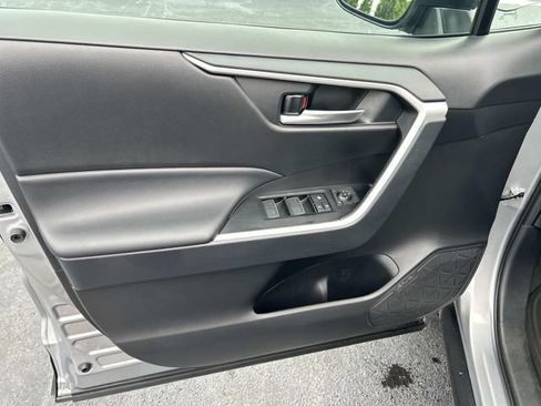 Used 2025 Toyota RAV4 XLE AWD/4WD image 22
