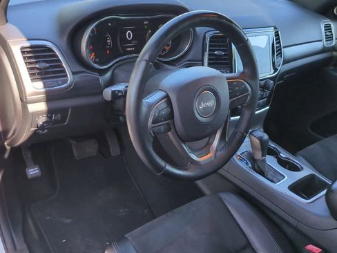 Used 2020 Jeep Grand Cherokee Altitude image 10