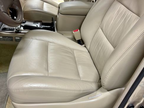 Used 2006 Toyota Land Cruiser image 18