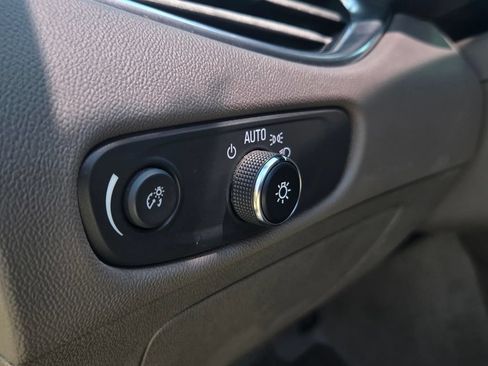 Used 2017 Chevrolet Malibu LT FWD image 11