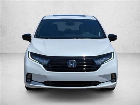 Used 2023 Honda Odyssey Sport image 2