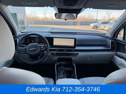 New 2025 Kia Sorento S image 18