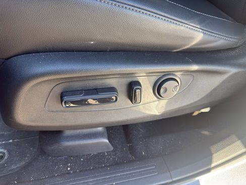 Used 2025 Honda CR-V EX-L image 11