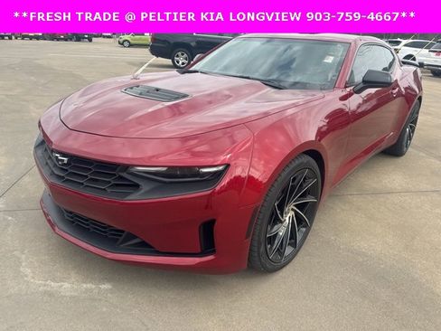 Used 2021 Chevrolet Camaro LT w/ Technology Package image 3