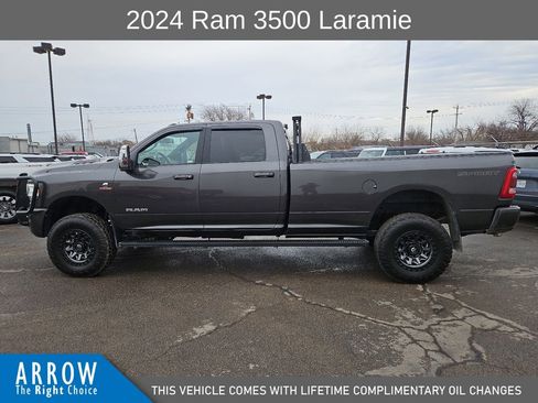 Used 2024 RAM 3500 Laramie w/ Sport Appearance Package image 7