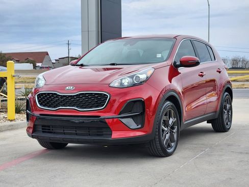 Certified 2022 Kia Sportage LX w/ LX FWD Value Edition Package image 3