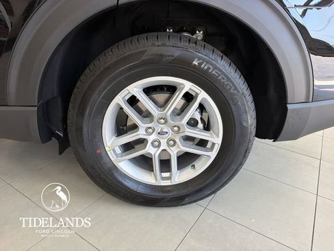 New 2026 Ford Explorer Active RWD image 30