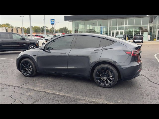 Used 2024 Tesla Model Y Long Range AWD/4WD image 6