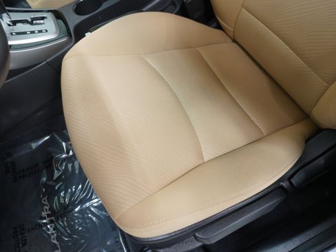 Used 2012 Hyundai Elantra GLS w/ Preferred Pkg 3 FWD image 12