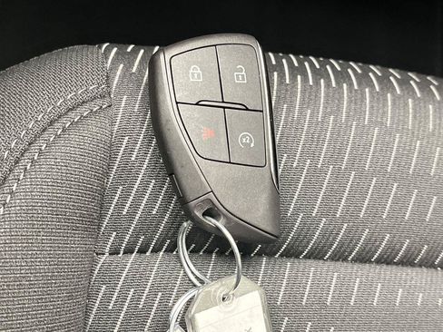 Used 2026 Chevrolet Equinox LT w/ Safety and Technology Package FWD image 25