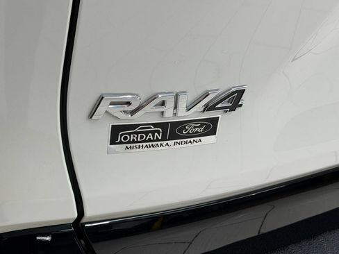Used 2022 Toyota RAV4 XSE AWD/4WD image 32