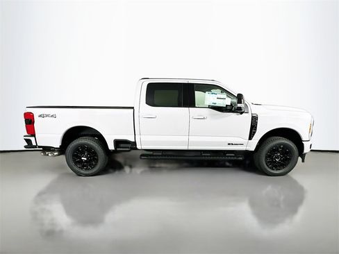 New 2026 Ford F250 Lariat w/ Black Appearance Package image 8