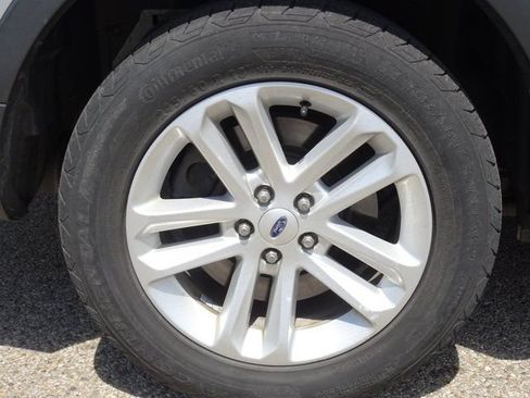 Used 2016 Ford Explorer XLT FWD image 27