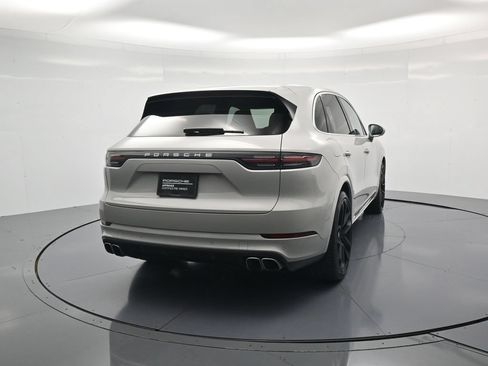 Certified 2022 Porsche Cayenne Turbo AWD/4WD image 43