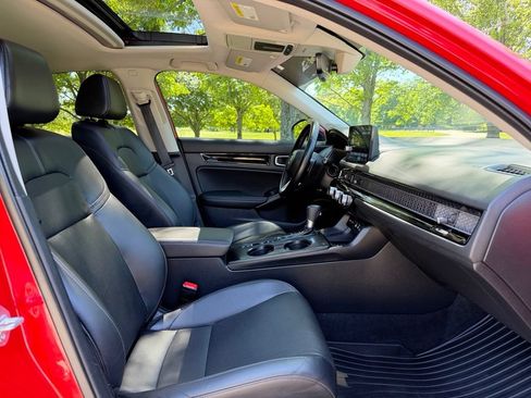 Used 2024 Honda Civic Touring image 34