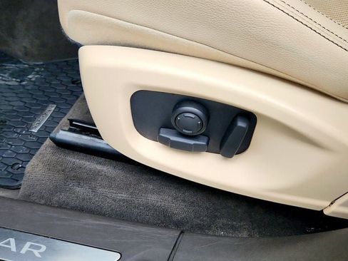 Used 2018 Jaguar F-PACE Prestige image 12