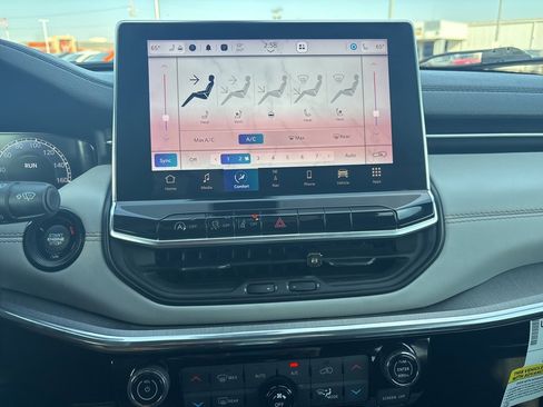 Used 2023 Jeep Compass Limited w/ Elite Group image 14