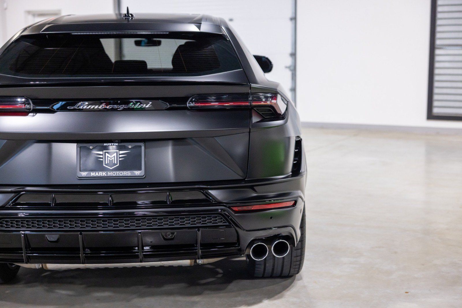Used 2024 Lamborghini Urus S AWD/4WD image 13