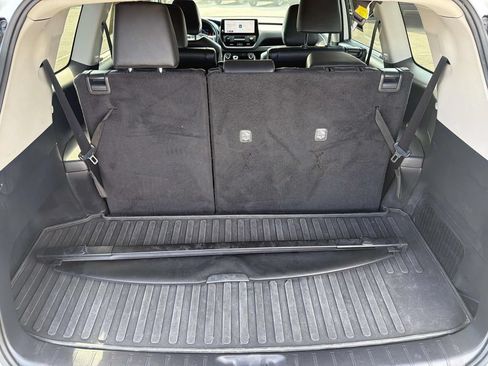 Used 2024 Toyota Grand Highlander AWD image 8