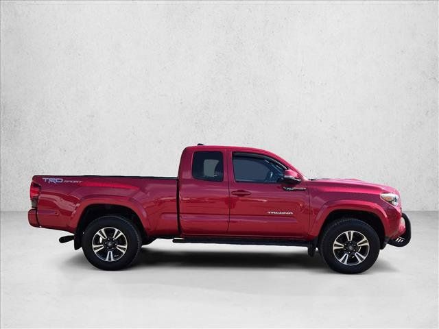Used 2018 Toyota Tacoma TRD Sport RWD image 4