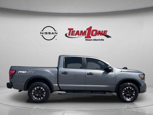 Used 2021 Nissan Titan PRO-4X w/ Pro-4x Convenience Package AWD/4WD image 9