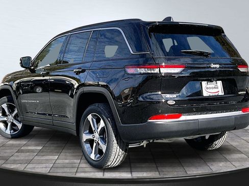 New 2026 Jeep Grand Cherokee Limited w/ Trailer Tow Package AWD/4WD image 3