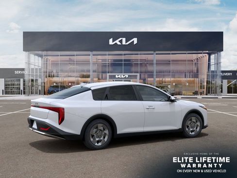 New 2026 Kia K4 FWD image 7