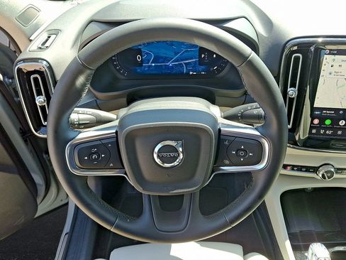 Certified 2026 Volvo XC40 B5 Plus AWD/4WD image 22