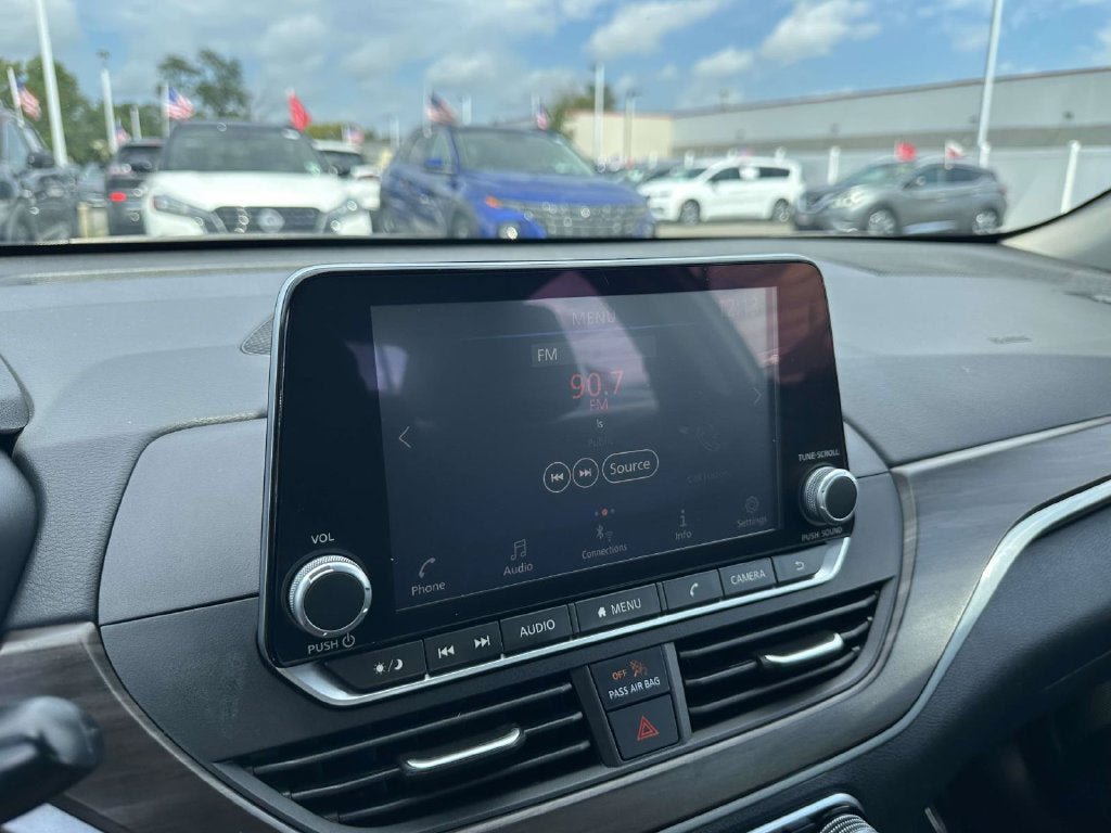 Certified 2024 Nissan Altima 2.5 SV FWD image 24