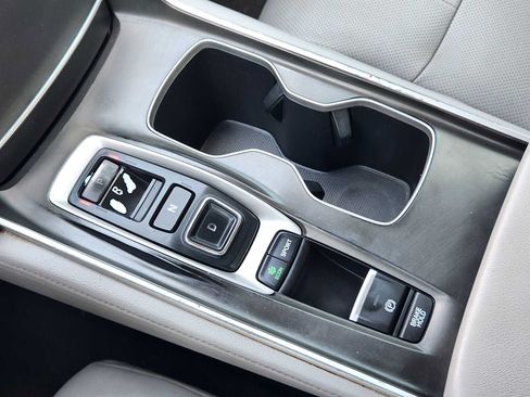 Used 2018 Honda Accord Touring image 19