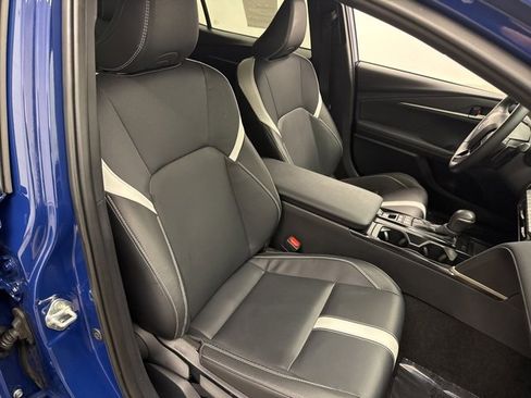 Used 2025 Toyota Camry SE w/ Multimedia Upgrade Package image 23